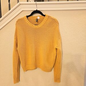 H&M Divided Mustard Yellow Crew Neck Ribbed Knit Sweater Womens Small